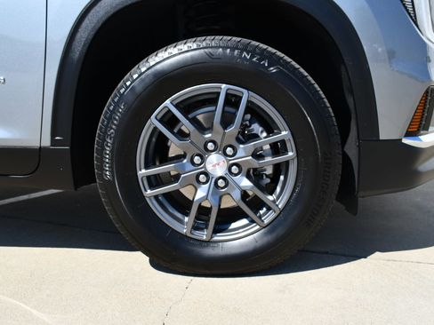 Used 2025 GMC Acadia Elevation FWD image 4