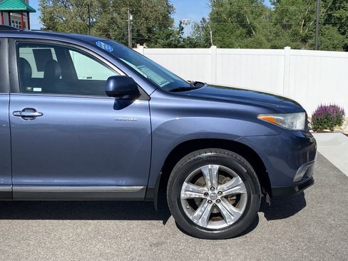 Used 2012 Toyota Highlander Limited w/ Tow Pkg AWD/4WD image 8
