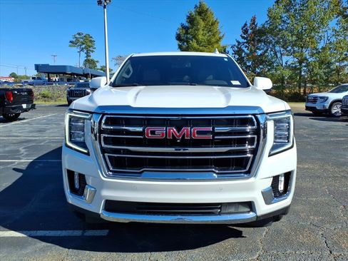 Used 2023 GMC Yukon XL SLT w/ SLT Premium Package image 2