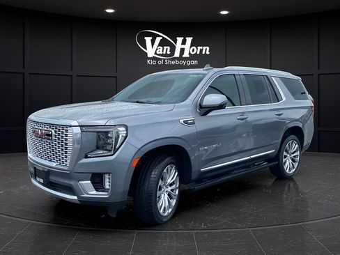 Used 2021 GMC Yukon Denali w/ Denali Premium Package AWD/4WD image 3