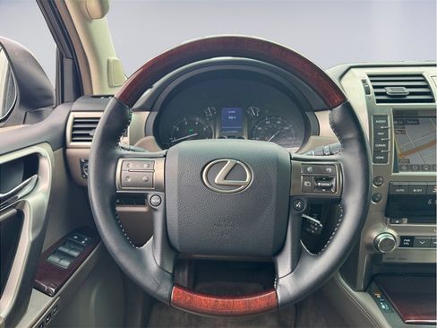 Used 2015 Lexus GX 460 w/ Premium Package AWD/4WD image 14