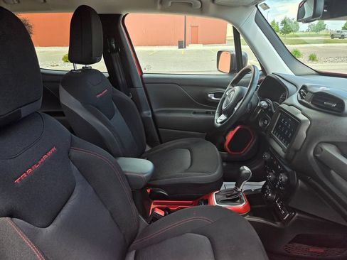 Used 2020 Jeep Renegade Trailhawk w/ Cold Weather Group AWD/4WD image 35