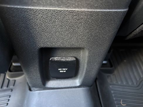 Used 2022 Ford EcoSport SE w/ SE Convenience Package image 12