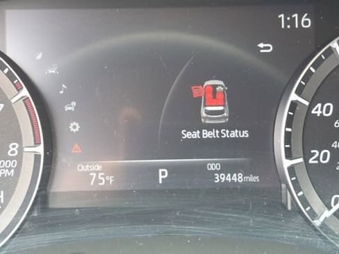 Used 2021 Toyota Highlander XLE image 26