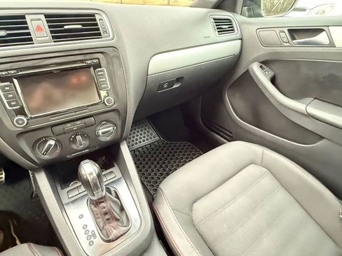 Used 2013 Volkswagen Jetta GLI image 27