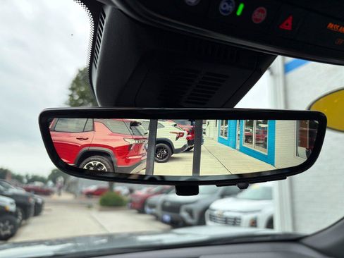 Used 2025 Chevrolet Equinox RS w/ Safety and Technology Package AWD/4WD image 17