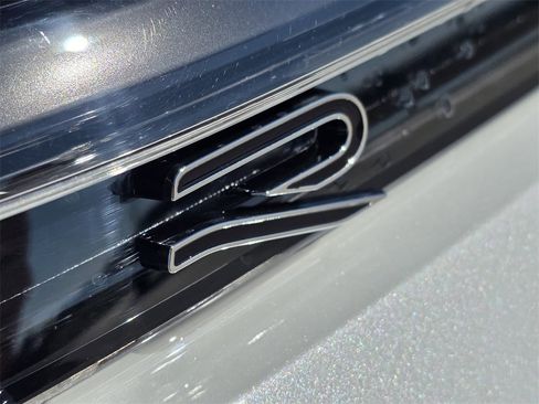 New 2026 Volkswagen Tiguan SE R-Line image 9