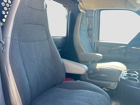 Used 2020 GMC Savana 2500 RWD 2500 w/ Driver Convenience Package image 26