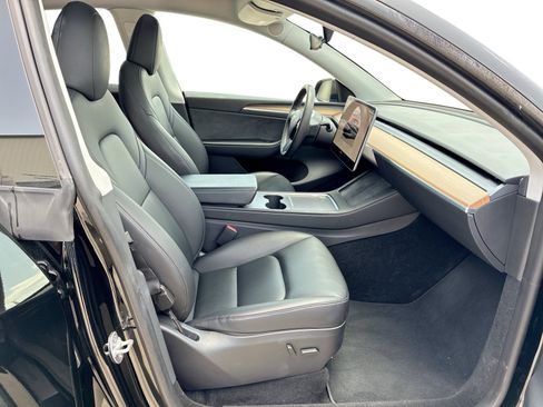 Certified 2023 Tesla Model Y AWD image 13
