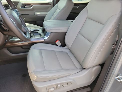 Used 2025 Chevrolet Silverado 1500 LT Trail Boss w/ LT Trail Boss Premium Package AWD/4WD image 13