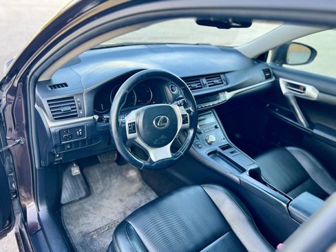 Used 2011 Lexus CT 200h Premium image 11