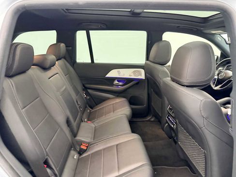 Used 2024 Mercedes-Benz GLS 450 4MATIC image 21