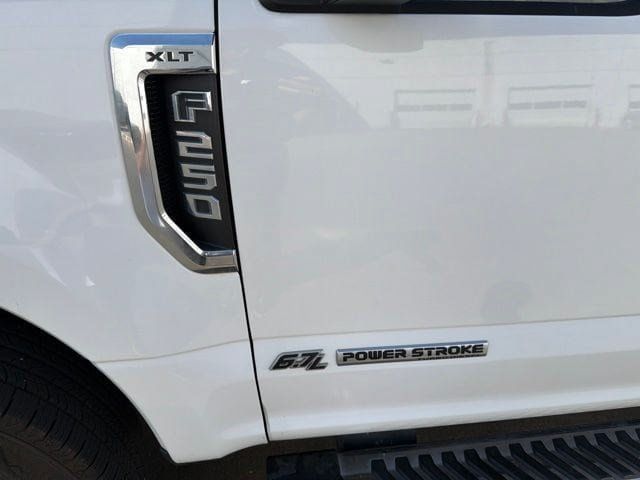Used 2018 Ford F250 XLT w/ FX4 Off-Road Package AWD/4WD image 4