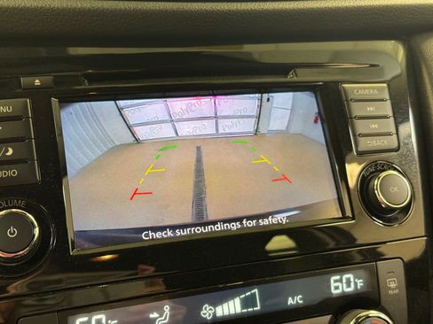 Used 2020 Nissan Rogue SV image 39