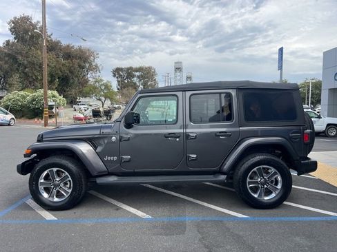 Used 2018 Jeep Wrangler Unlimited Sahara image 10