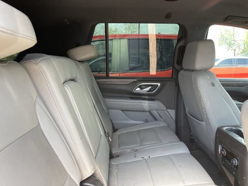 Used 2022 Chevrolet Tahoe Z71 w/ Luxury Package AWD/4WD image 8