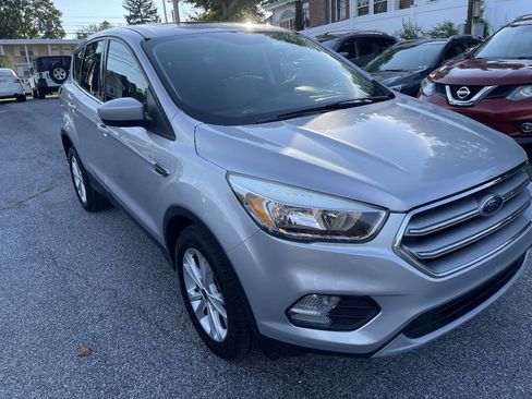 Used 2017 Ford Escape SE AWD/4WD image 3