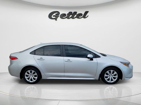 Certified 2025 Toyota Corolla LE FWD image 4