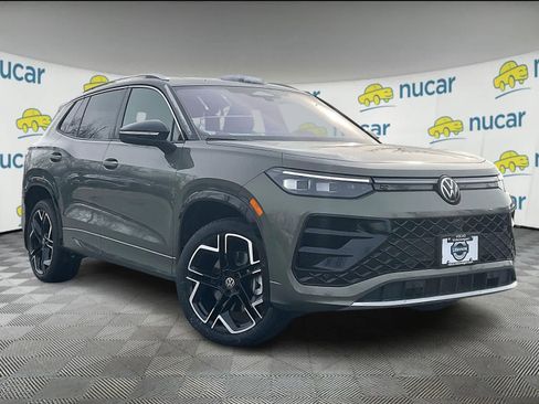 New 2026 Volkswagen Tiguan SEL R-Line image 1