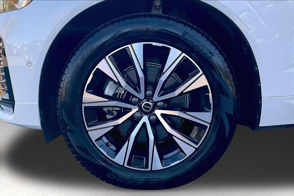 Used 2024 Volvo XC60 B5 Plus w/ Protection Package Premier AWD/4WD image 35