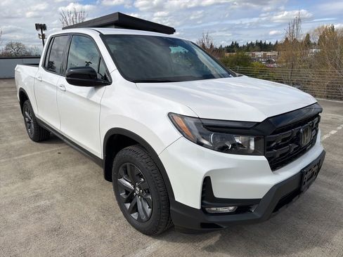 Used 2024 Honda Ridgeline Sport image 3
