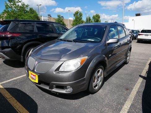 Used 2007 Pontiac Vibe w/ Sun And Sound Package FWD image 2