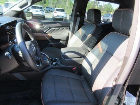 Used 2025 GMC Canyon AT4 AWD/4WD image 15