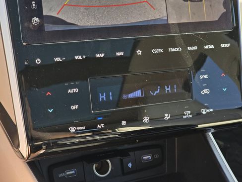 Used 2023 Hyundai Tucson Limited AWD/4WD image 12