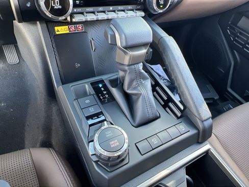 New 2026 Toyota 4Runner Limited image 18