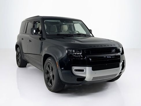 Used 2024 Land Rover Defender 110 S image 7