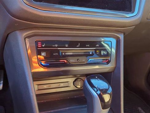 Used 2023 Volkswagen Tiguan SE R-Line image 19