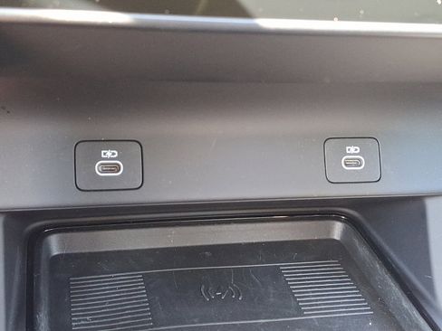 Certified 2025 Land Rover Discovery Sport S image 25