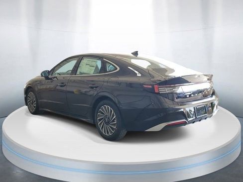 New 2026 Hyundai Sonata Limited FWD image 3