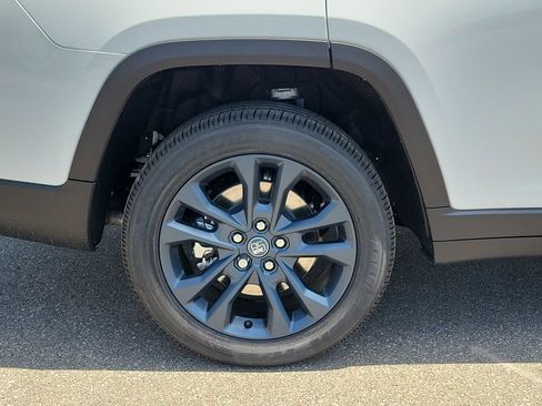New 2026 Jeep Grand Cherokee L Limited AWD/4WD image 6