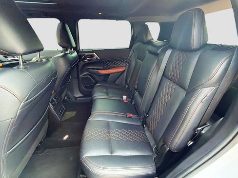 Used 2022 Mitsubishi Outlander SEL AWD/4WD image 25
