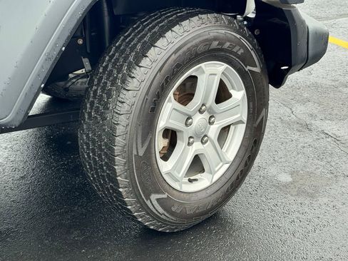 Used 2021 Jeep Wrangler Unlimited Sport image 9