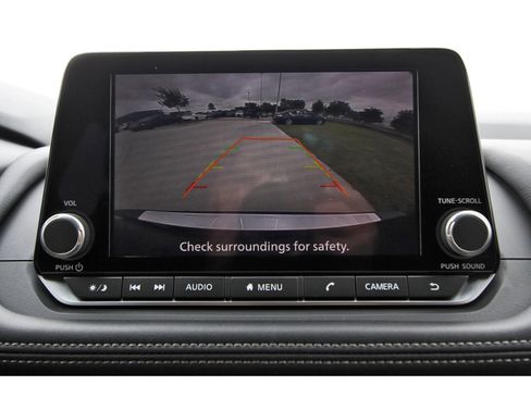 Used 2024 Nissan Rogue SV FWD image 24