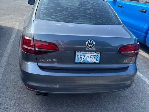 Used 2018 Volkswagen Jetta SE FWD image 9