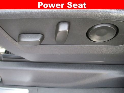 Used 2024 Chevrolet Silverado 2500 LT AWD/4WD image 25