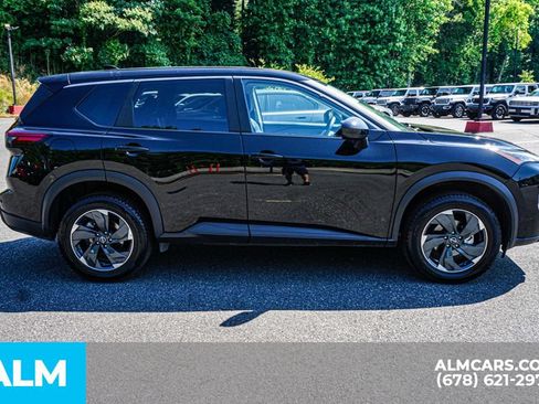 Used 2025 Nissan Rogue SV AWD/4WD image 9