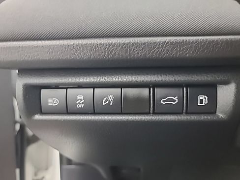 Used 2025 Toyota Camry SE FWD image 28