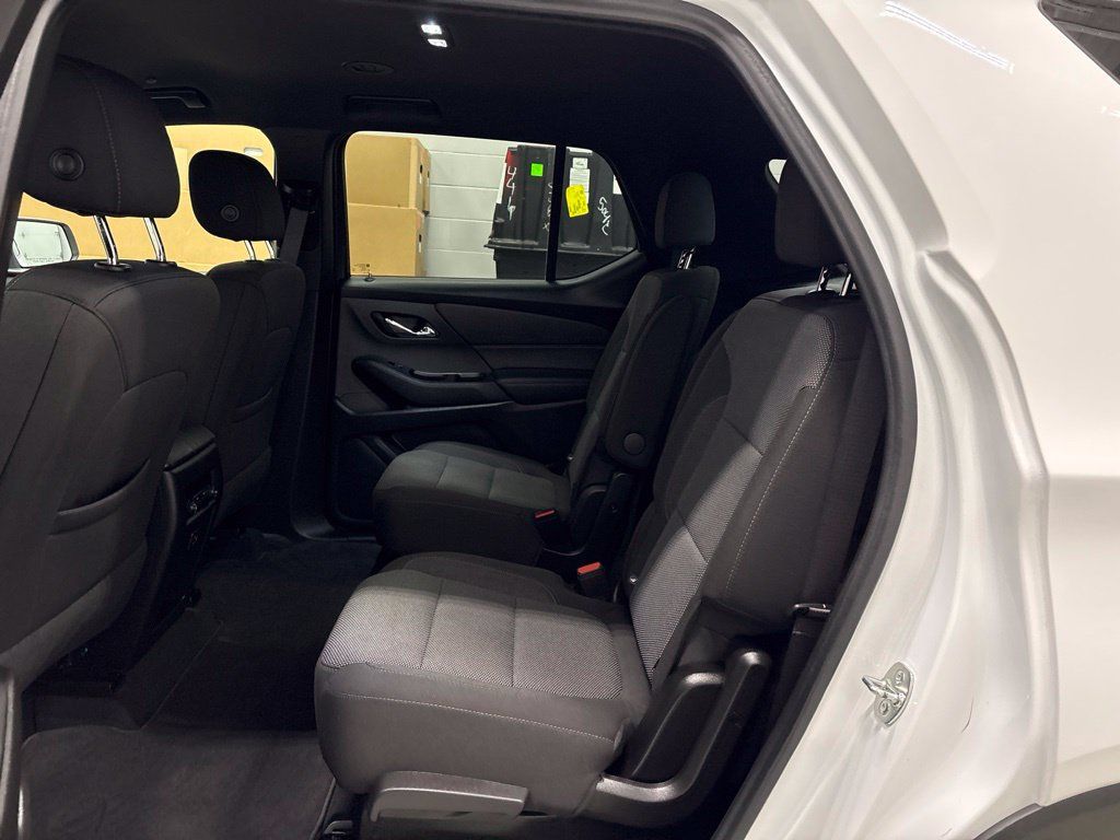 Used 2023 Chevrolet Traverse LT AWD/4WD image 32