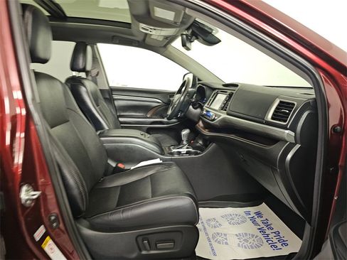 Used 2018 Toyota Highlander Limited Platinum image 11