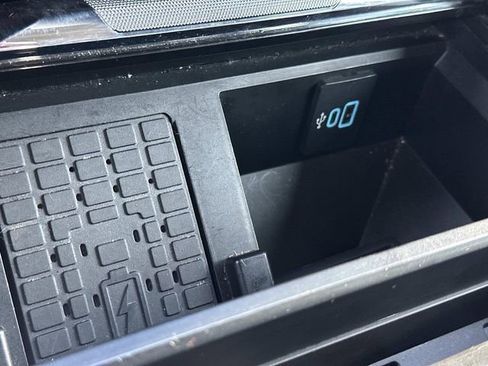 Certified 2024 Ford F250 Lariat w/ Sport Appearance Package image 30