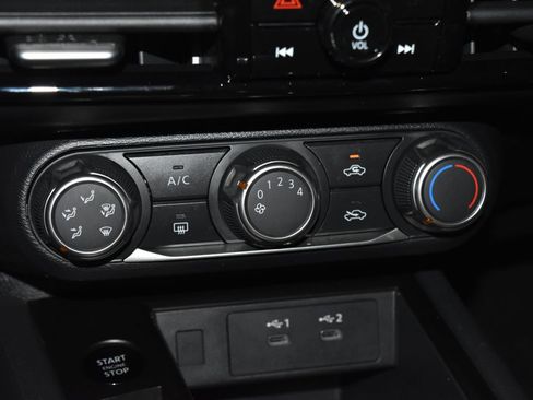 Used 2025 Nissan Kicks SV image 12