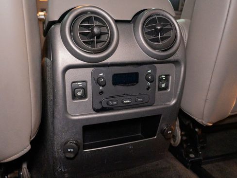 Used 2003 HUMMER H2 w/ Preferred Equipment Group image 31