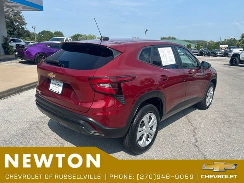 Used 2024 Chevrolet Trax LS FWD image 40