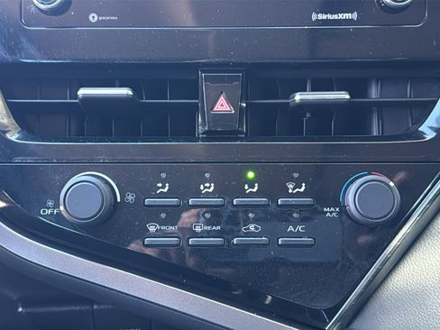 Used 2021 Toyota Camry LE image 15