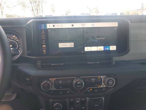 New 2026 Jeep Gladiator Sport image 19