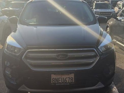 Used 2019 Ford Escape SE FWD image 2